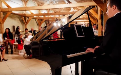 A wedding pianist for your