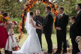 Barn wedding ceremony in Ellensburg WA