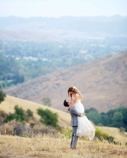 Gorgeous intimate backdrop with this nice marriage photo!