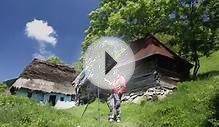 Landscape photography: traditional houses in Apuseni